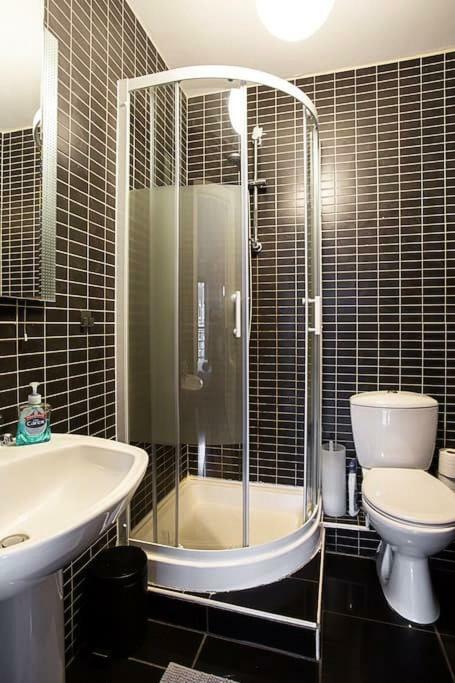 Spacious Belfast City Centre Duplex Apartment المظهر الخارجي الصورة