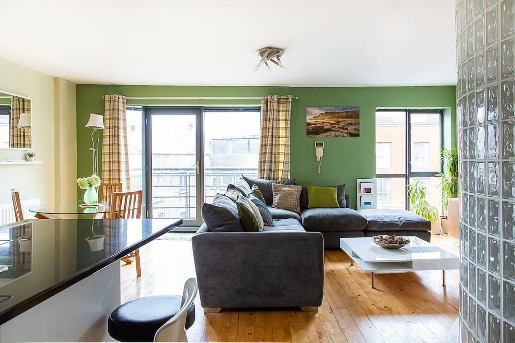 Spacious Belfast City Centre Duplex Apartment المظهر الخارجي الصورة