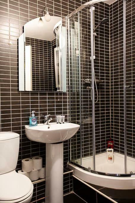 Spacious Belfast City Centre Duplex Apartment المظهر الخارجي الصورة